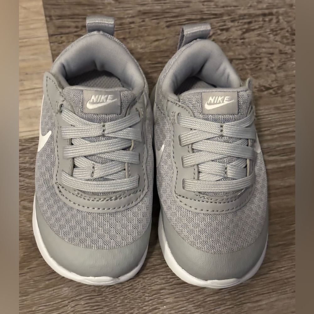 Nike Tanjun EasyOn kids (toddler) - Light Gray Sneakers